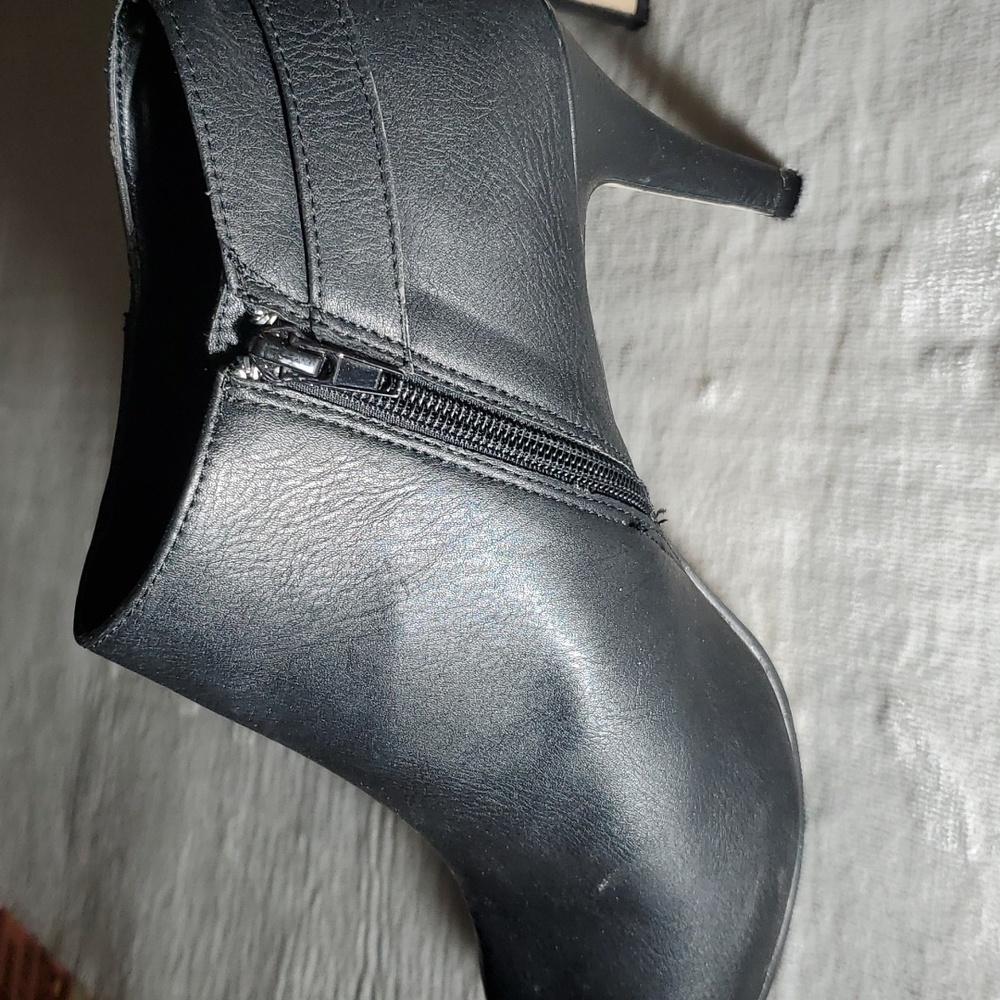 New Never Worn - image 2